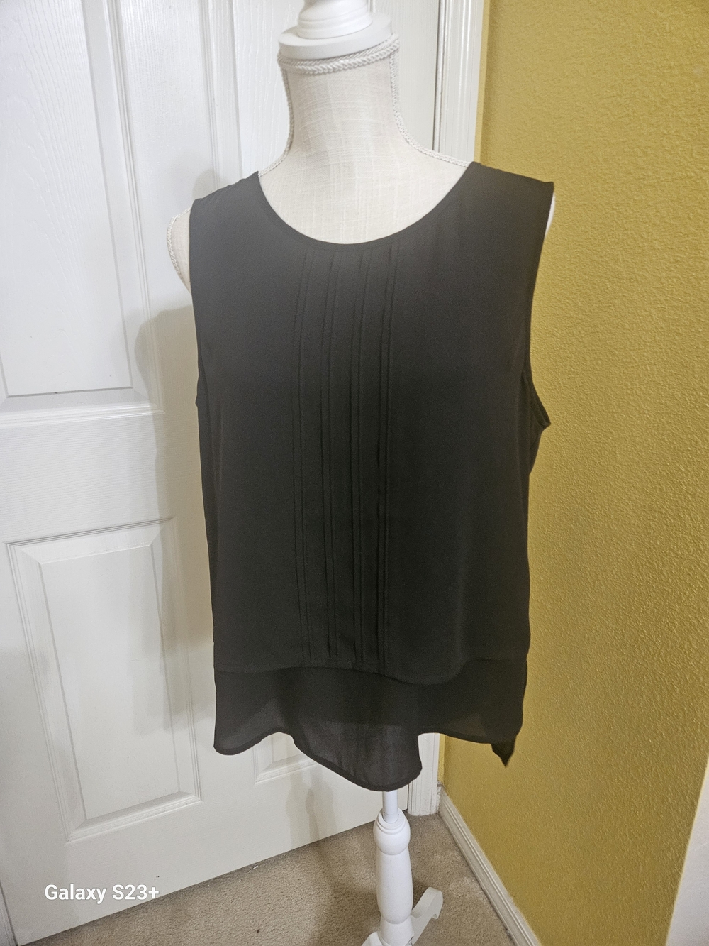 Calvin Klein Black Sleeveless Pintuck Layered Blouse Size L